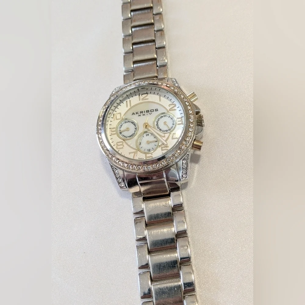Akribos XXIV Women's Chronograph Watch MOP AK683TTG Crystals New Battery 6.5